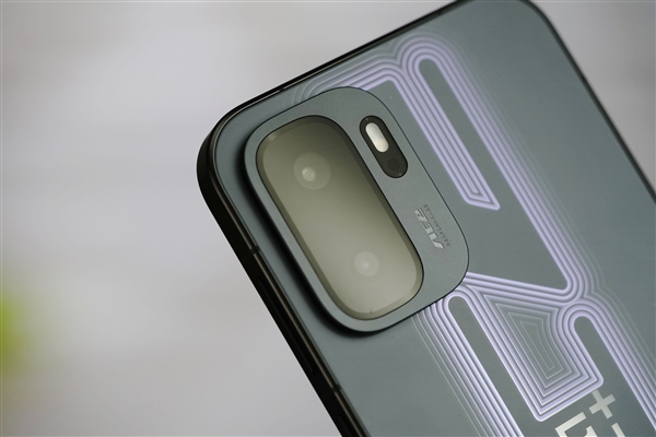 GPU首次看齐游戏主机！一加Ace 6至尊版图赏