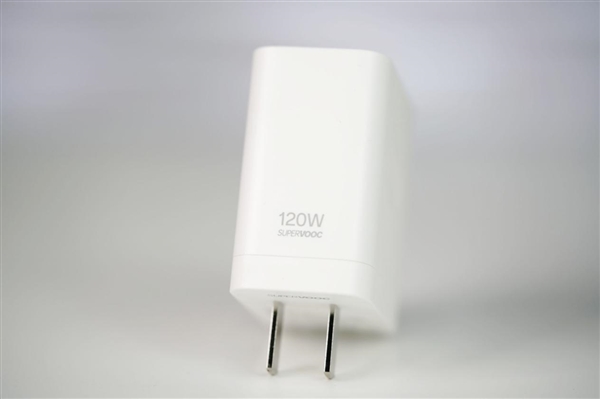 GPU首次看齐游戏主机！一加Ace 6至尊版图赏