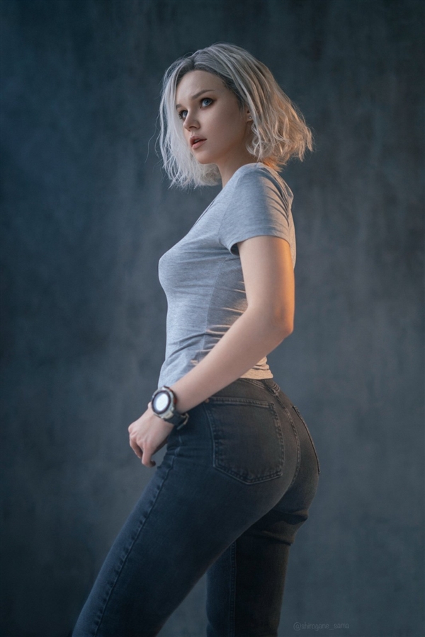 《生化危机9》格蕾丝Cos美图欣赏：女主很诱惑