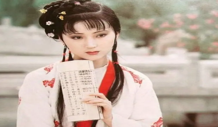 林黛玉刚进贾府时，她如何为日后悲剧人生埋下苦果？（没想到）