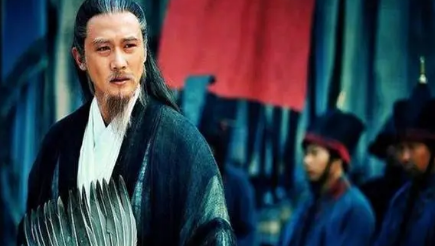 除了姜维之外，诸葛亮还为蜀汉培养了哪一名猛将？（燃爆了）