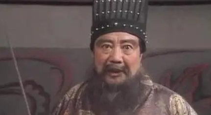 董卓依靠强兵强势入主洛阳后，他如何开启残暴统治？（学到了）