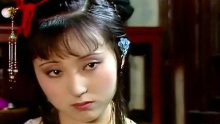 在女子众多的大观园里，最有趣的人为何非林黛玉莫属？（奔走相告）