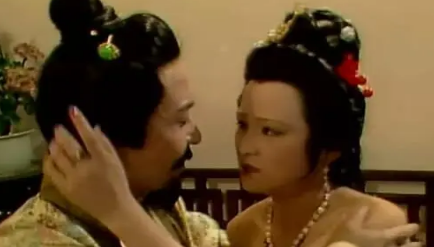 要看贾珍对秦可卿是否有真感情，与秦钟有什么关系？（这都可以？）