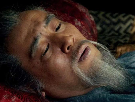 刘备在托孤的时候 刘备为何将兵权交给李严而不是诸葛亮（燃爆了）