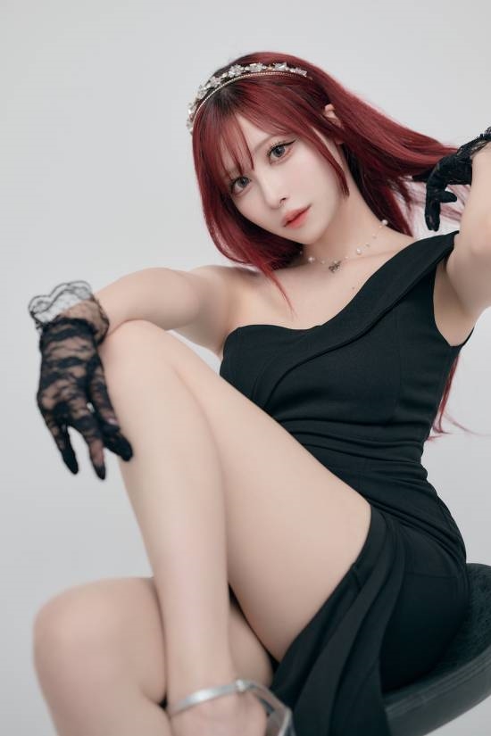 樱花妹《鸣潮》椿COS欣赏:感受神秘的力量