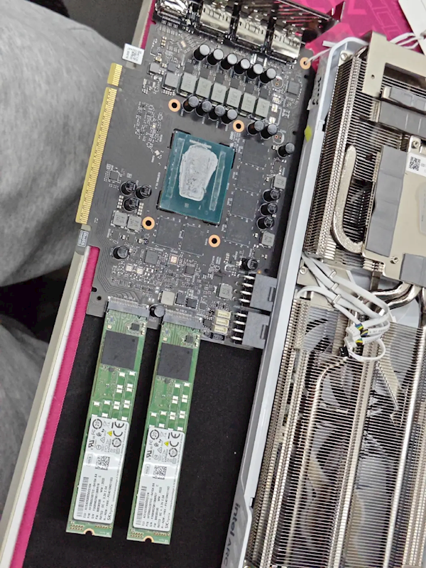 首次!铭瑄B580显卡自带双M.2 SSD插槽:样品照片已曝光