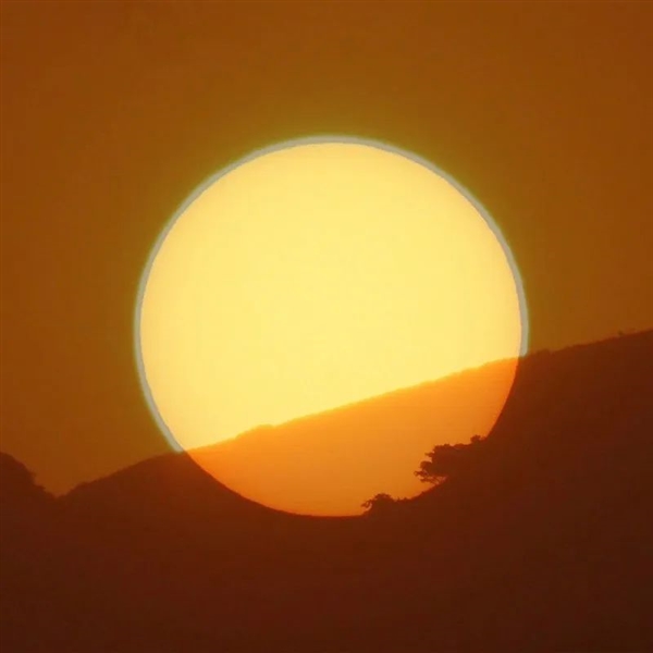 最高速度、最近距离!地球“掠过”今年最大的太阳