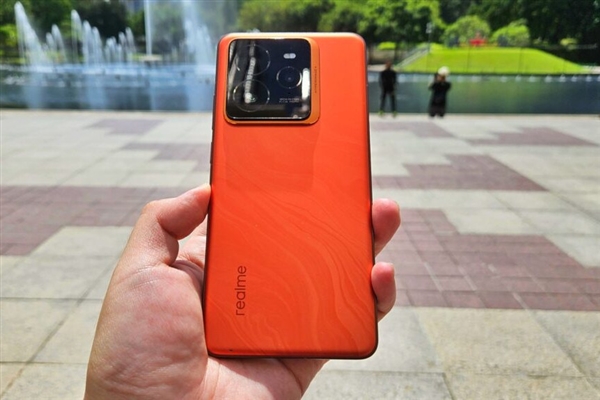 酷安好评最高的旗舰:真我GT7 Pro 年度质价比之王
