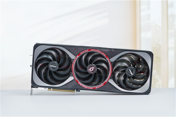 国行特供游戏利器!七彩虹iGame RTX 5090D Advanced 32GB显卡图赏