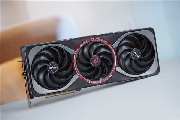 国行特供游戏利器!七彩虹iGame RTX 5090D Advanced 32GB显卡图赏