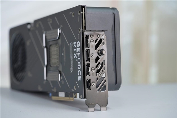 国行特供游戏利器!七彩虹iGame RTX 5090D Advanced 32GB显卡图赏