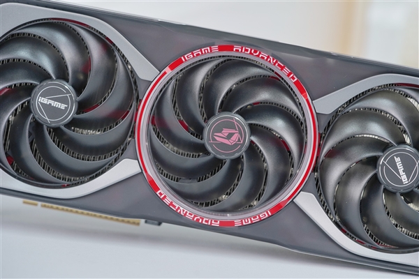 国行特供游戏利器!七彩虹iGame RTX 5090D Advanced 32GB显卡图赏