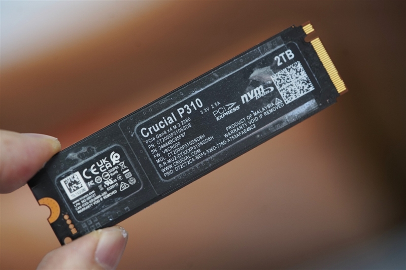 英睿达P310 SSD 2TB评测：满速PCIe 4.0还自带散热片 PS5扩容好选择