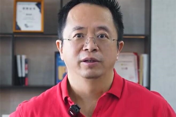 周鸿祎试乘百车仍没驾照:无驾照评车第一人