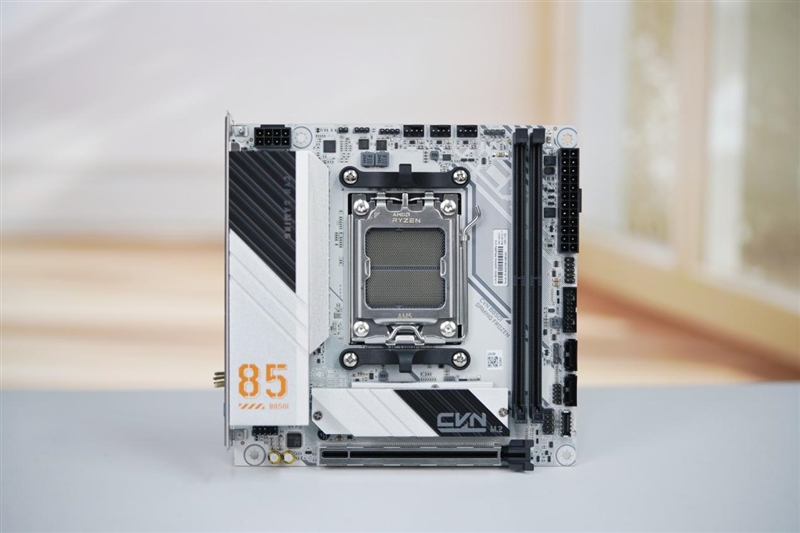 高颜值的ITX小板 媲美一线！七彩虹CVN B850I GAMING FROZEN V14登陆舰评测