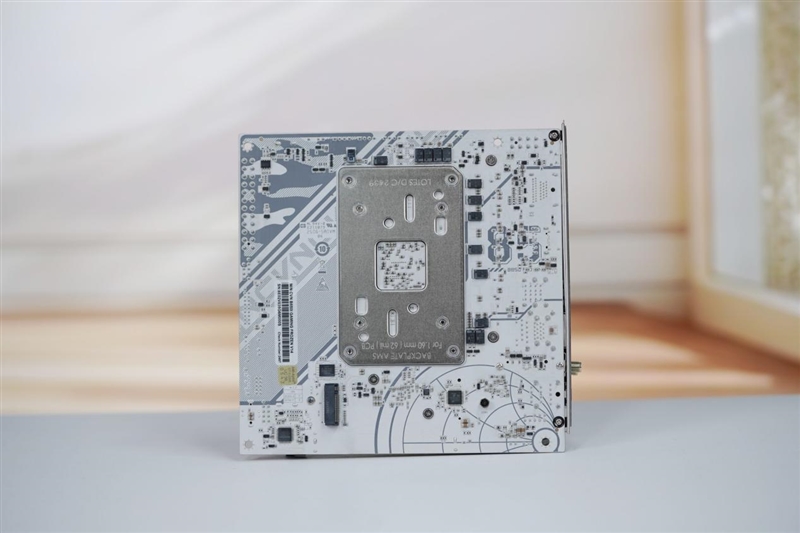 高颜值的ITX小板 媲美一线！七彩虹CVN B850I GAMING FROZEN V14登陆舰评测