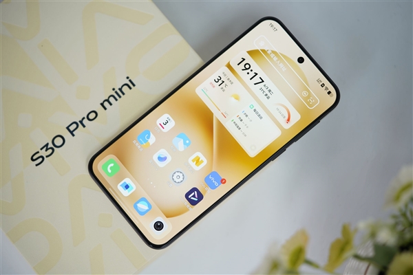 6.31英寸完美小直屏!vivo S30 Pro mini图赏