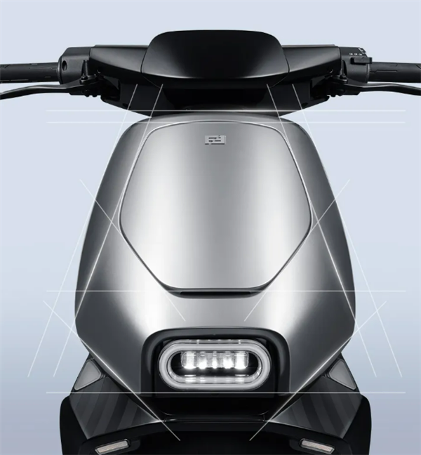 首发3780元起 极核EZ4电摩上市:最快能跑58km/h