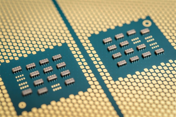 AMD顶级CPU:Zen6架构霄龙现身Linux补丁!有望明年发布