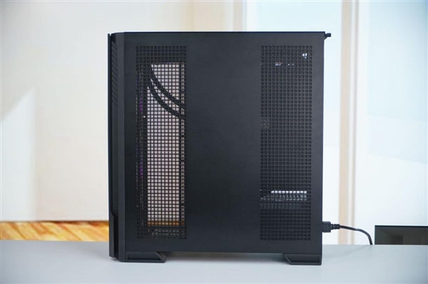 性能与颜值兼具!微星全家桶装机PC图赏