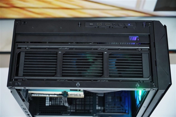 性能与颜值兼具!微星全家桶装机PC图赏