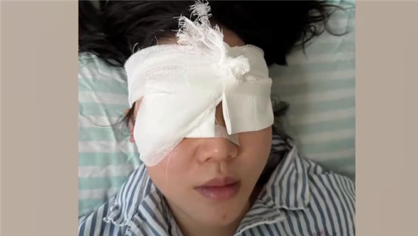 “右眼瞬间失明”!女游客高压水枪伤眼 如何应急处理