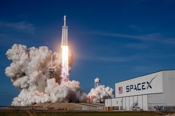 马斯克火星梦受挫！SpaceX火星登陆计划推迟至2028年
