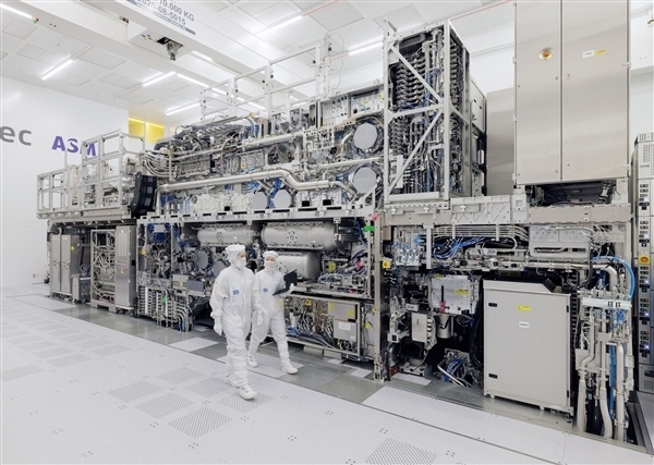 高盛:中国光刻机只能造65nm 落后ASML 20年!